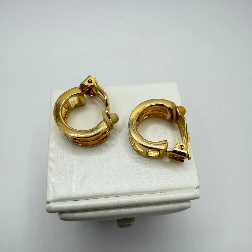 Vintage Givenchy Gold Tone‎ 